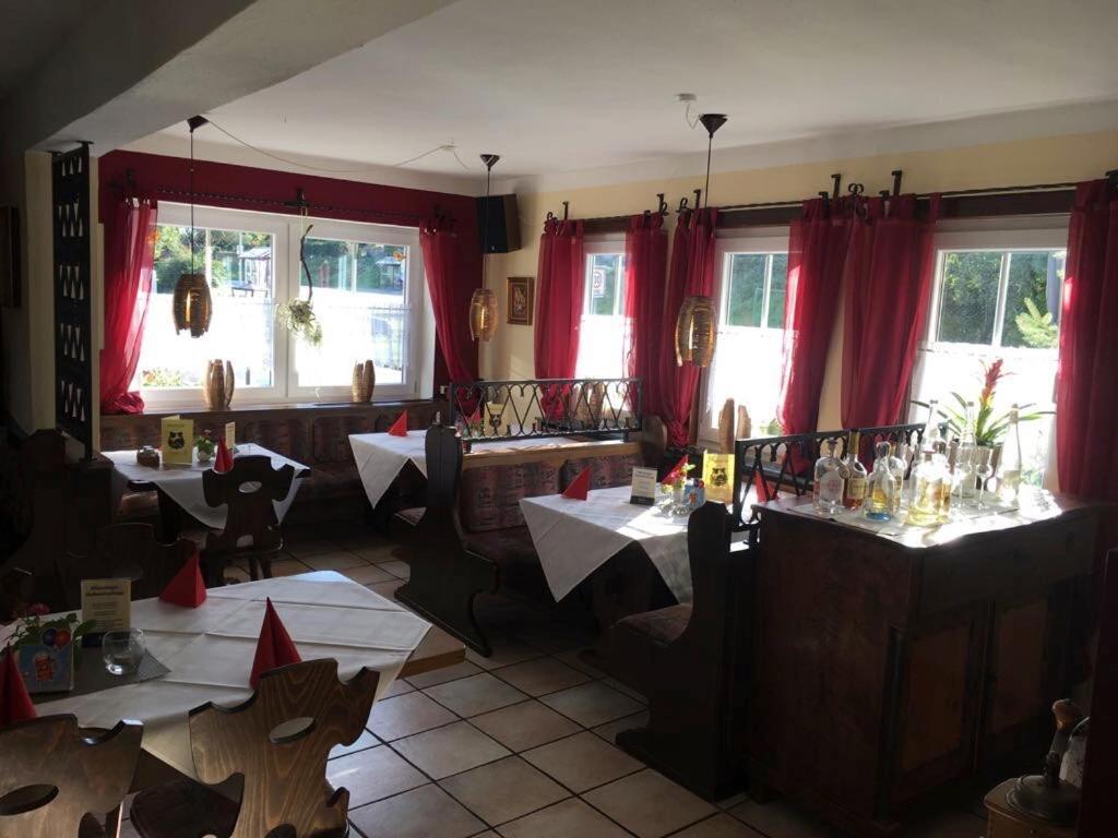 Zum Weissen Ross Hotel Nidda Екстериор снимка